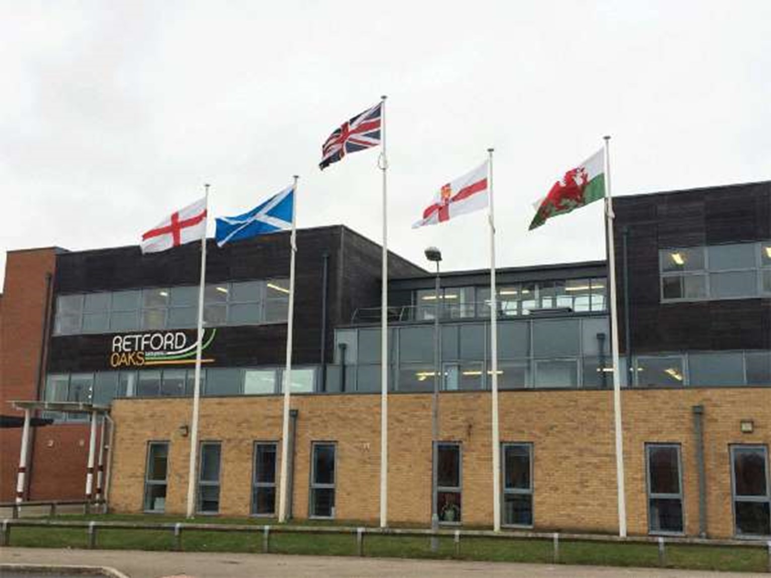 Vantage Flagpole with UK Flags