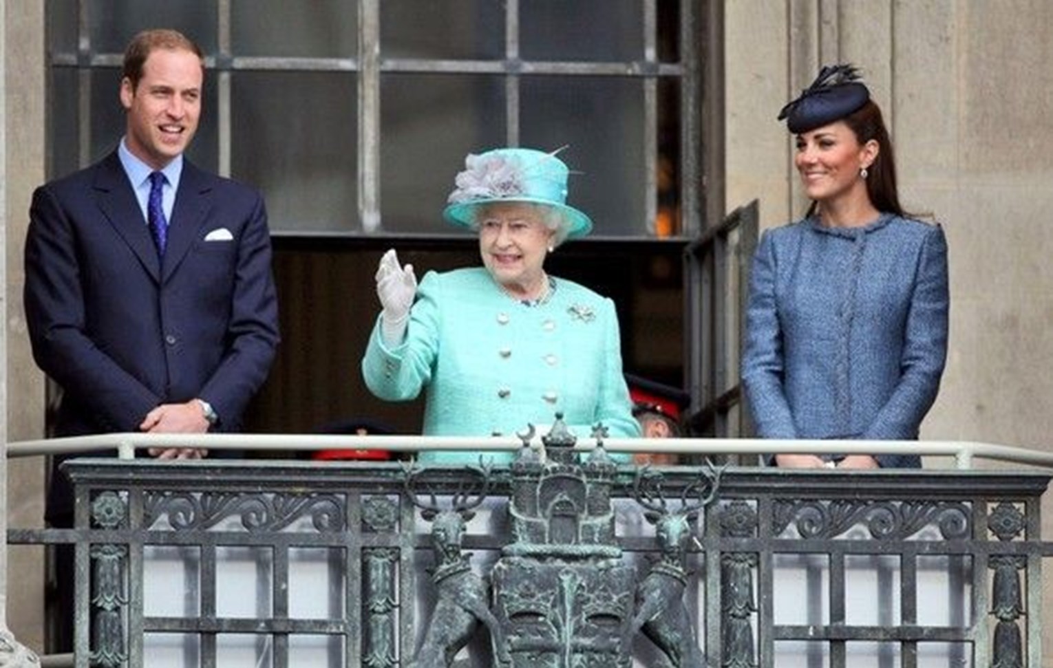 Queen Elizabeth II, Duke and Duchess of Cambridge, Balcony